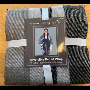 NWT Reversible Belted Wrap